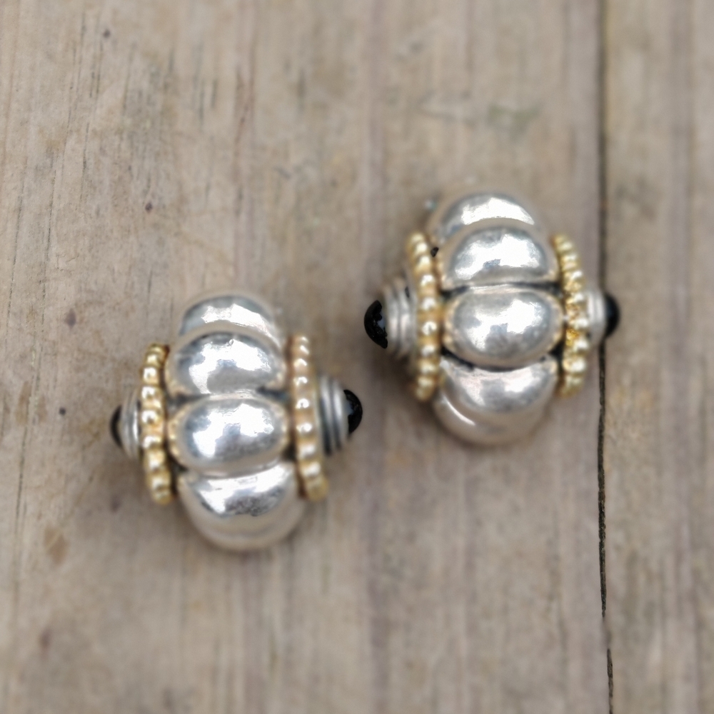 Vintage sterling Margaret Ellis Etruscan Revival onyx earrings - Picture 6 of 12